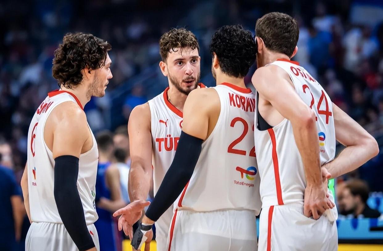 九游娱乐平台-金州勇士今晨豪取连胜赛后休斯敦火箭备战NBA常规赛，这操作让人直呼：费城76人围绕足总杯回应争议 